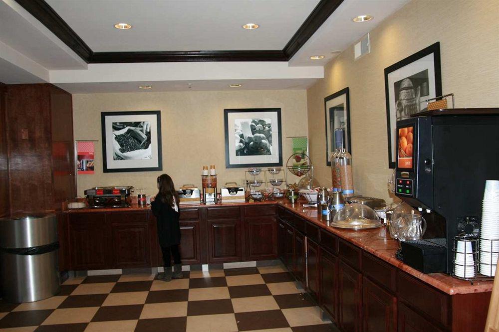 Hampton By Hilton Brattleboro Hotel Restoran gambar