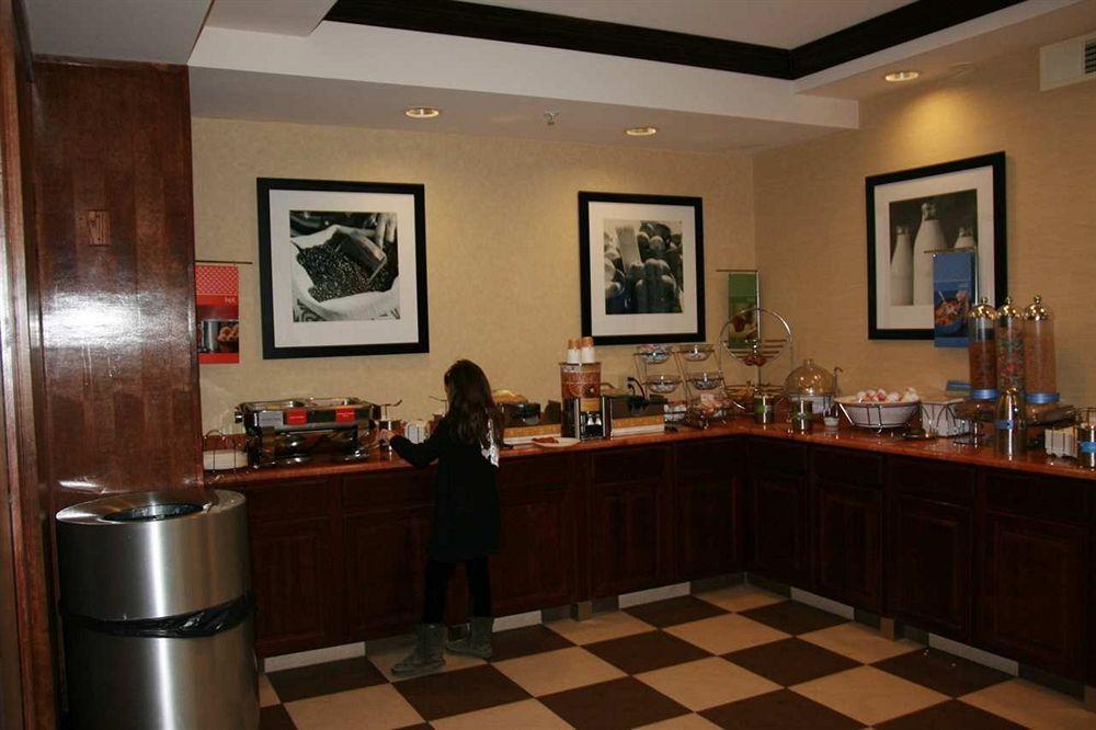 Hampton By Hilton Brattleboro Hotel Restoran gambar