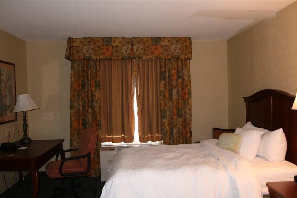 Hampton By Hilton Brattleboro Hotel Luaran gambar