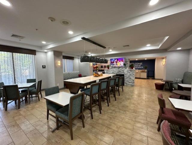 Hampton By Hilton Brattleboro Hotel Luaran gambar